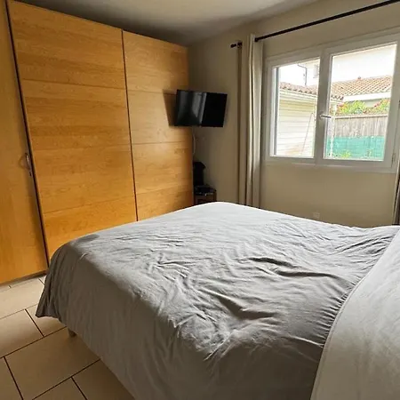 Maison Entiere 6 Personnes, 3 Lits, 2 Salles De Bains, Parking, Au Calme *
