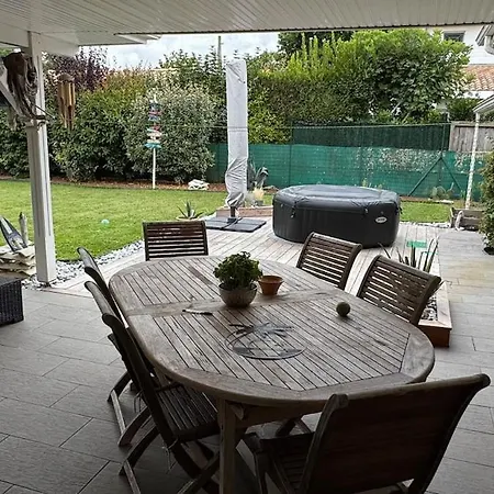 Maison Entiere 6 Personnes, 3 Lits, 2 Salles De Bains, Parking, Au Calme 빌라 *