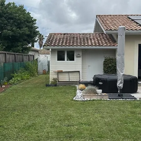Maison Entiere 6 Personnes, 3 Lits, 2 Salles De Bains, Parking, Au Calme *